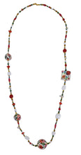 Load image into Gallery viewer, Collana lunga con decoro floreale rosso e coccinelle