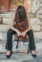 Carica l'immagine nel visualizzatore di Gallery, Borsa modello riccioli grande