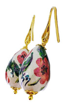 Carica l'immagine nel visualizzatore di Gallery, Orecchini a forma di goccia decoro papaveri