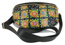 Carica l'immagine nel visualizzatore di Gallery, Borsa modello Marsupio 2024 fiore Caltagirone nero