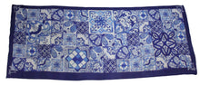 Carica l'immagine nel visualizzatore di Gallery, Foulard piastrelle di Caltagirone blu