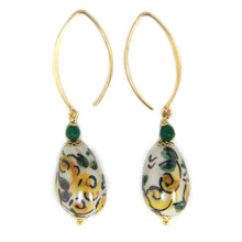 Load image into Gallery viewer, Earrings in a drop shape, Caltagirone design (green)