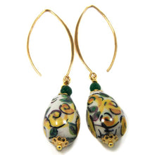 Load image into Gallery viewer, Earrings in a drop shape, Caltagirone design (green)