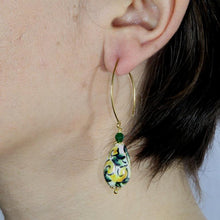 Load image into Gallery viewer, Earrings in a drop shape, Caltagirone design (green)