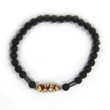 Carica l'immagine nel visualizzatore di Gallery, Bracciale elastico per uomo con lava e caramica