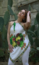 Carica l'immagine nel visualizzatore di Gallery, TOP PER DONNA FICO D'INDIA IN RASO DI COTONE 100% CON STAMPE ARTISTICHE CHE NASCONO DA QUADRI.