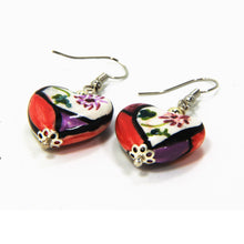 Carica l'immagine nel visualizzatore di Gallery, Orecchini a forma di cuore (bordeaux)