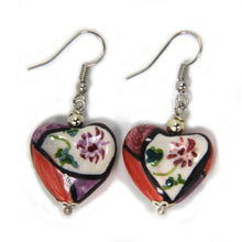 Carica l'immagine nel visualizzatore di Gallery, Orecchini a forma di cuore (bordeaux)