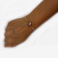 Carica l'immagine nel visualizzatore di Gallery, Bracciale in acciaio con ceramica.