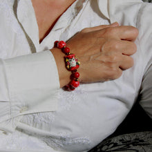 Carica l'immagine nel visualizzatore di Gallery, Bracciale elastico con testa in ceramica dipinta a mano