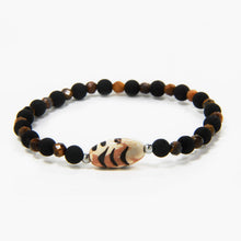 Carica l'immagine nel visualizzatore di Gallery, Bracciale elastico per uomo con lava, occhio di tigre e ceramica