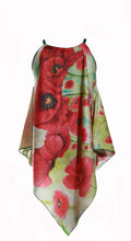 Carica l'immagine nel visualizzatore di Gallery, TOP PER DONNA PAPAVERI IN RASO DI COTONE 100% CON STAMPE ARTISTICHE CHE NASCONO DA QUADRI.