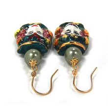 Carica l'immagine nel visualizzatore di Gallery, Orecchini teste di Caltagirone (verde scuro)