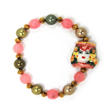 Carica l'immagine nel visualizzatore di Gallery, Bracciale elastico con testa in ceramica dipinta a mano