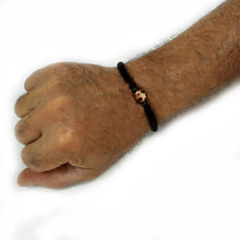Carica l'immagine nel visualizzatore di Gallery, Bracciale elastico per uomo con lava dell'Etna e ceramica