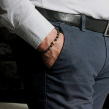 Carica l'immagine nel visualizzatore di Gallery, Bracciale elastico per uomo com lava dell'Etna