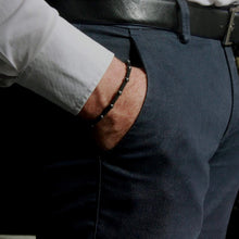 Carica l'immagine nel visualizzatore di Gallery, Bracciale elastico uomo con lava ed ematite