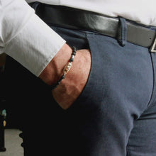 Carica l'immagine nel visualizzatore di Gallery, Bracciale elastico per uomo con lava e caramica