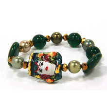 Carica l'immagine nel visualizzatore di Gallery, Bracciale elastico con testa in ceramica dipinta a mano
