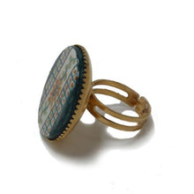 Carica l'immagine nel visualizzatore di Gallery, Anello regolabile con design floreale verde