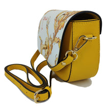 Load image into Gallery viewer, Simona model bag 2024 yellow wheel 
