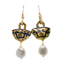 Load image into Gallery viewer, Earrings with coffa bags (yellow)
