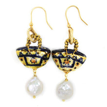 Load image into Gallery viewer, Earrings with coffa bags (yellow)
