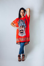 Load image into Gallery viewer, KAFTAN FOR WOMAN WITH SICILIAN MOOR (RED) IN CHIFFON SILK WITH ARTISTIC PRINTS THAT COME FROM PAINTINGS.
