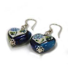 Load image into Gallery viewer, Heart-shaped earrings (blue)
